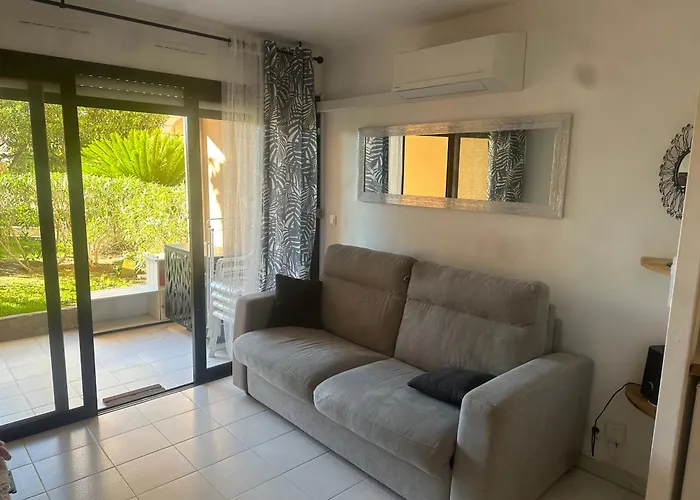 Appartement rdc en résidence avec piscine